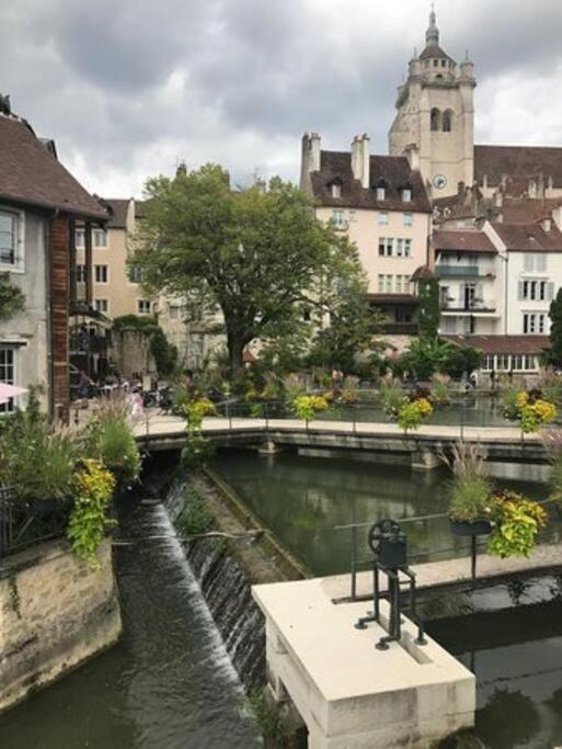 Appartement Calme Et Chaleureux Dole Esterno foto