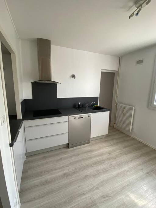Appartement Calme Et Chaleureux Dole Esterno foto
